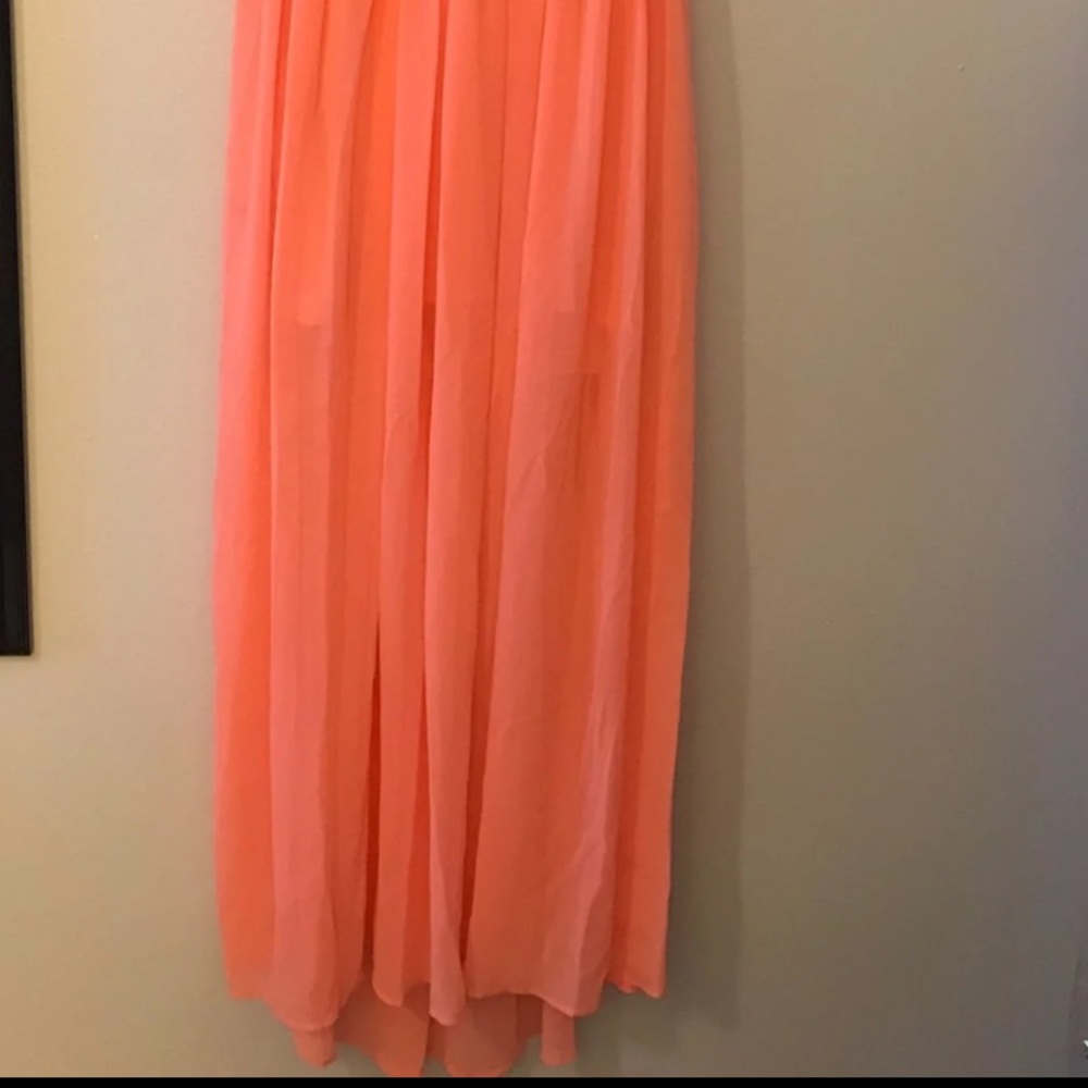 Coral pink pleated full skirt maxi dress open back - Picture 4 of 5
